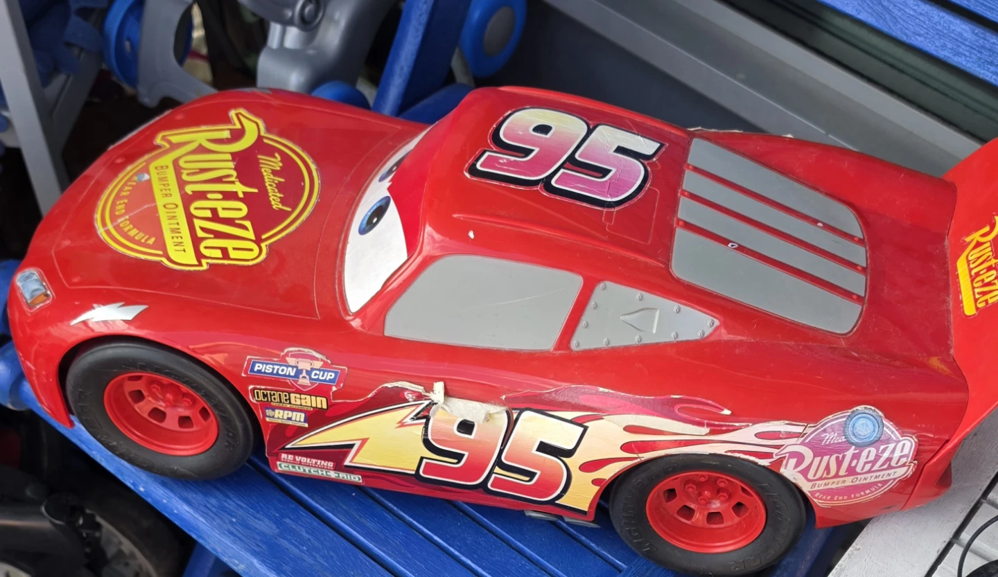Disney Pixar Lightning McQueen toy car (Xlarge) - photo 2