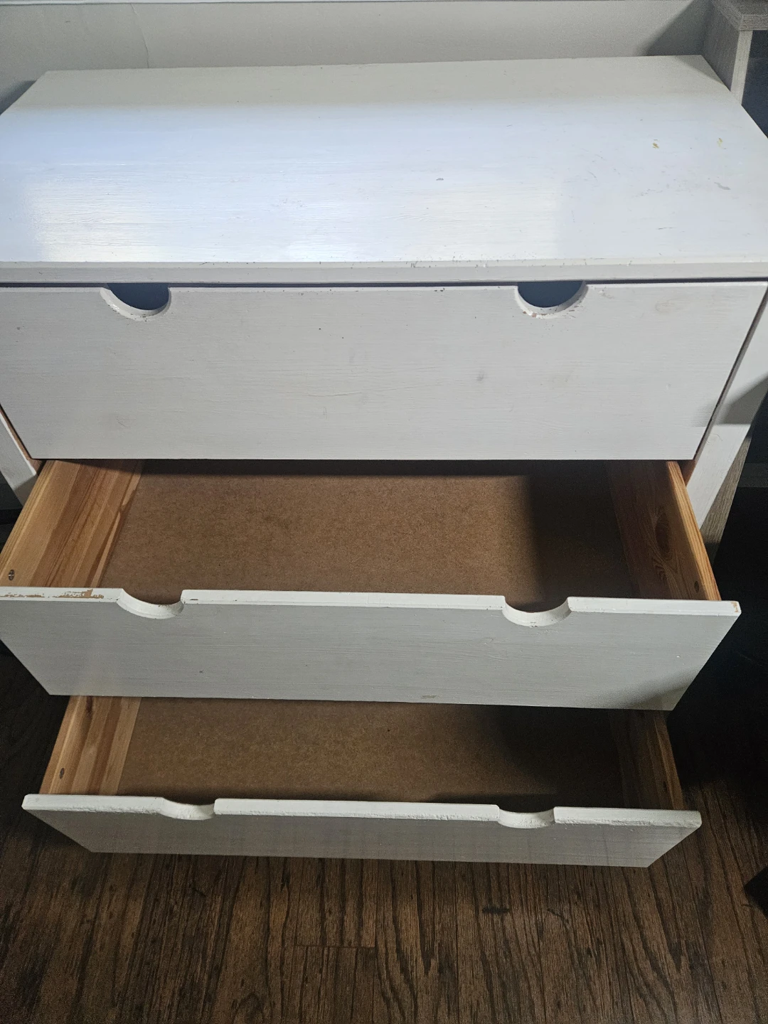Solid Wood Dresser – Sturdy & Spacious - photo 2