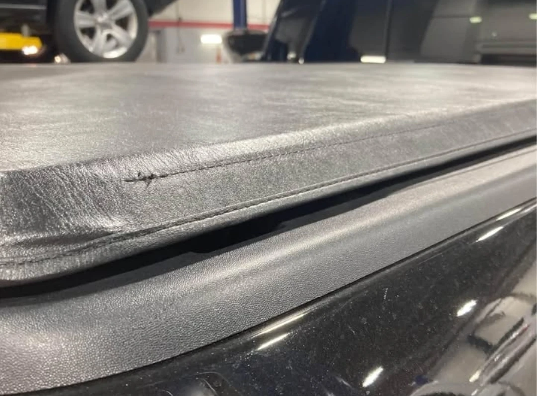 Factory Mopar tonneau cover 6.3 ft. box in excellent condition - photo 2