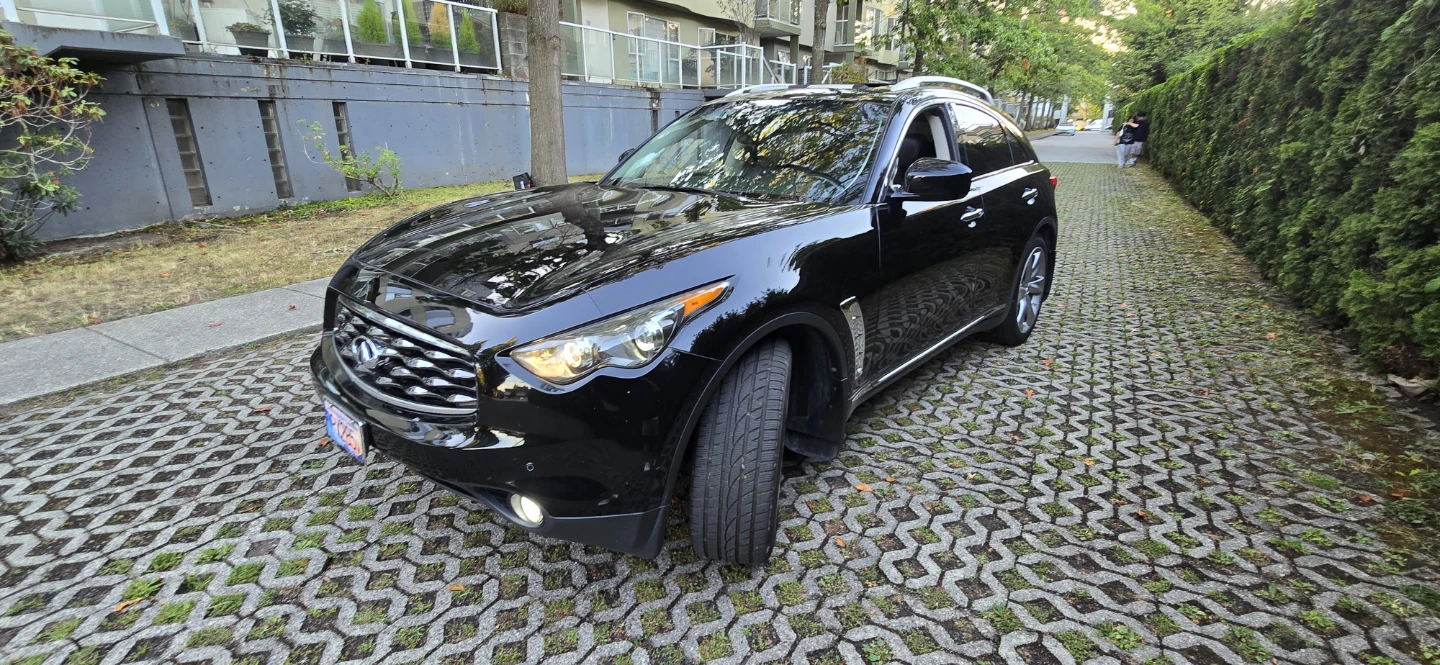 2009 Infiniti FX50 S - photo 2
