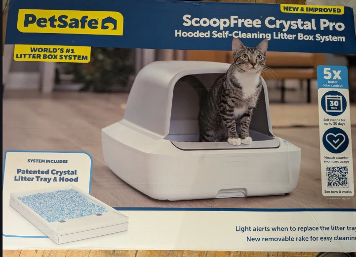 PetSafe ScoopFree Crystal Pro Hooded Litter Box + 3 Refill trays