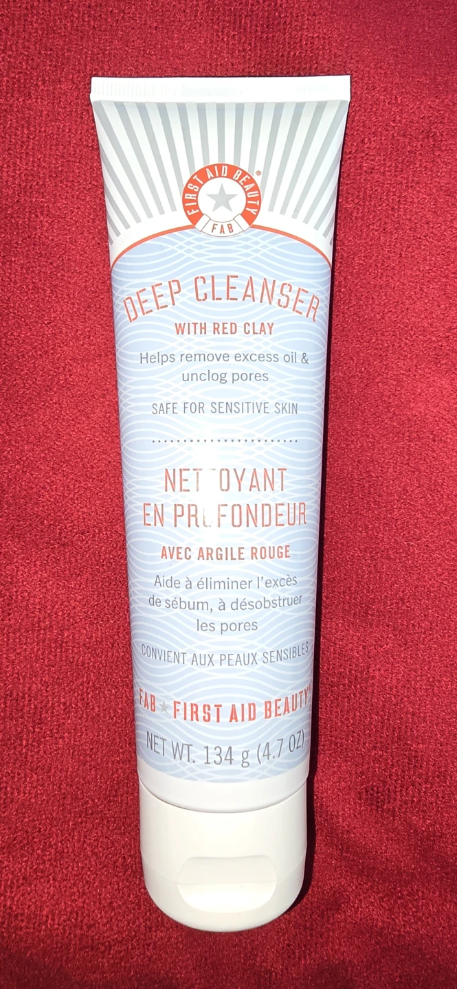 First Aid Beauty Deep Cleanser with Red Clay 134g