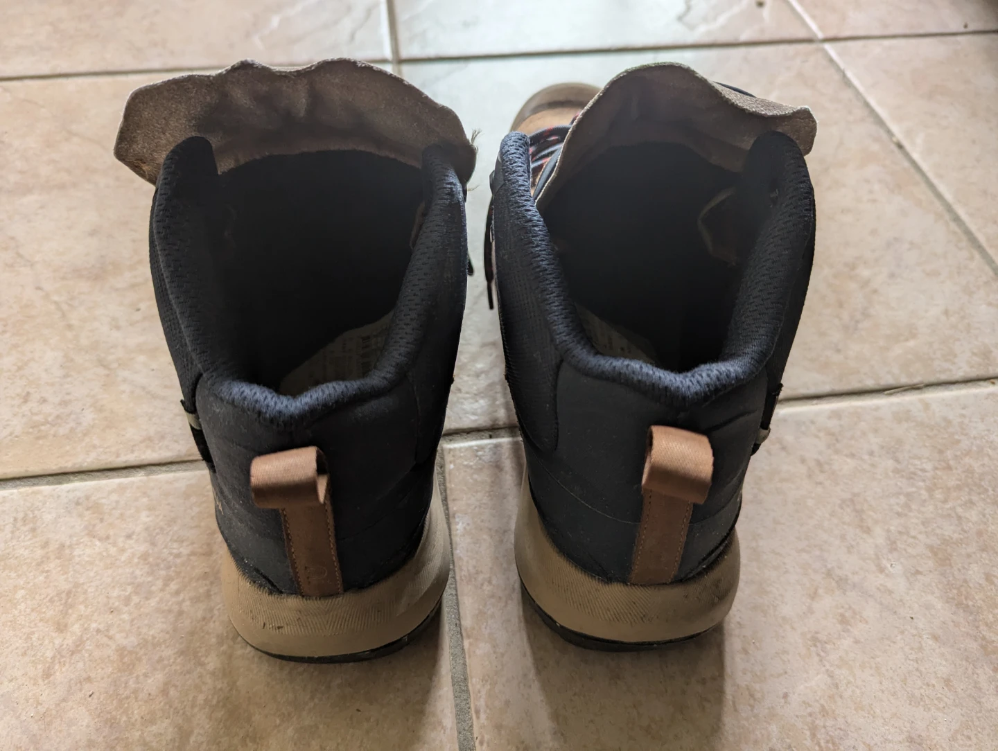 Quechua MH500 Hiking Boots size 9