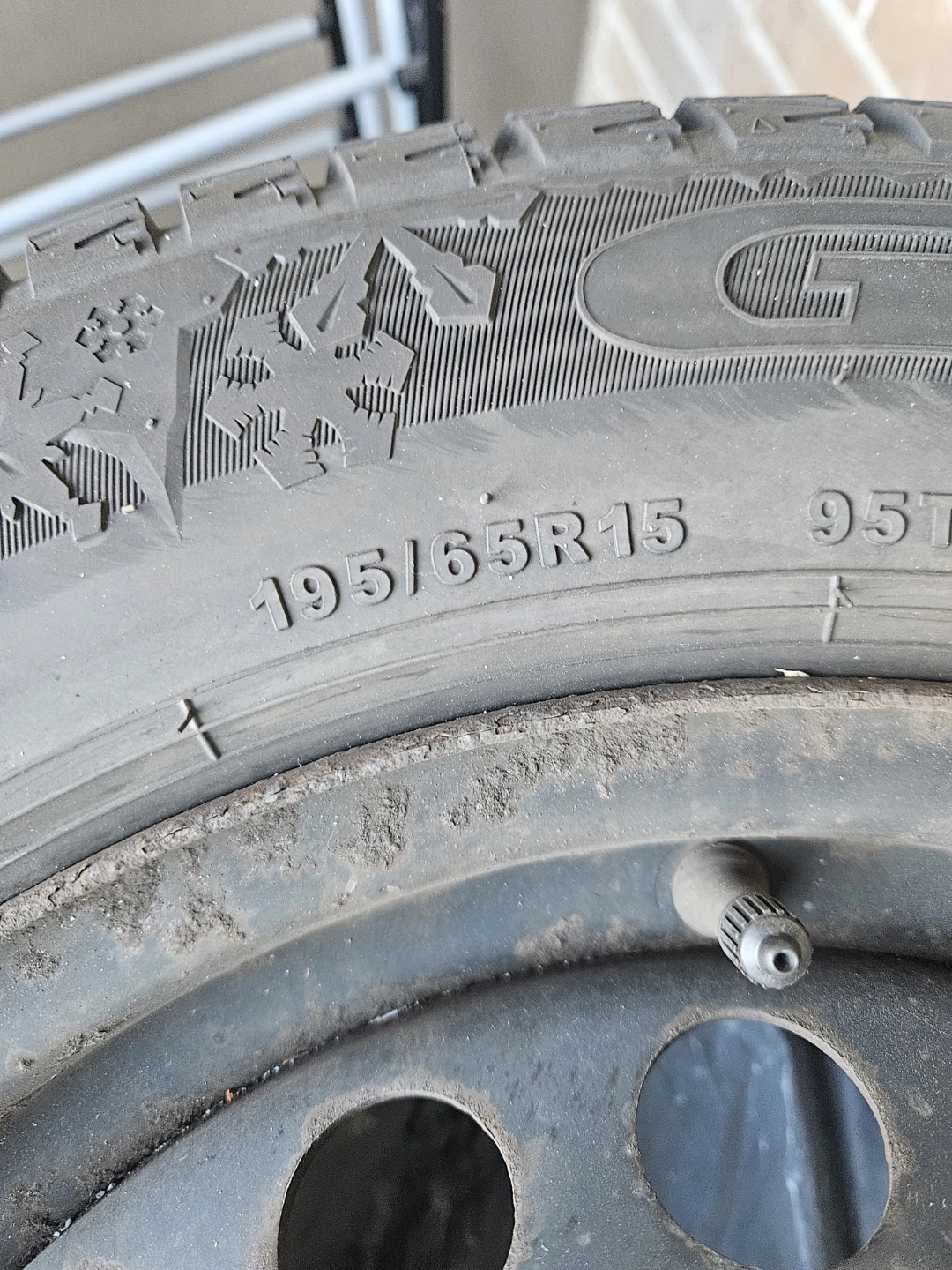 Set of 4 Winter Tires 195/65R15 - photo 2