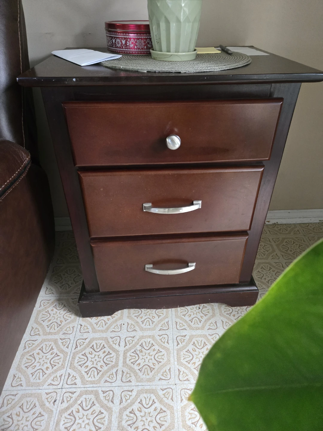 Dark wood 3-drawer nightstand 2 pieces