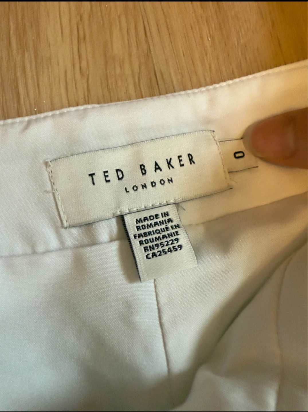 Ted Baker White Button Detail Shorts Size 0 - photo 5
