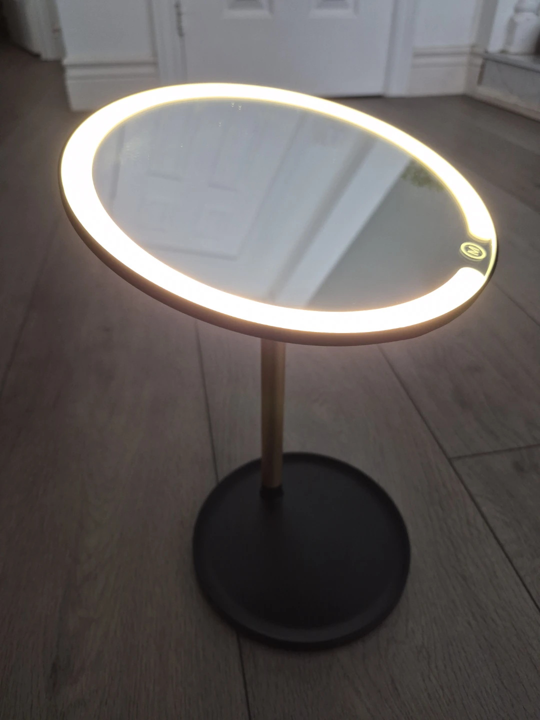 LED Illuminated Makeup Mirror - photo 5
