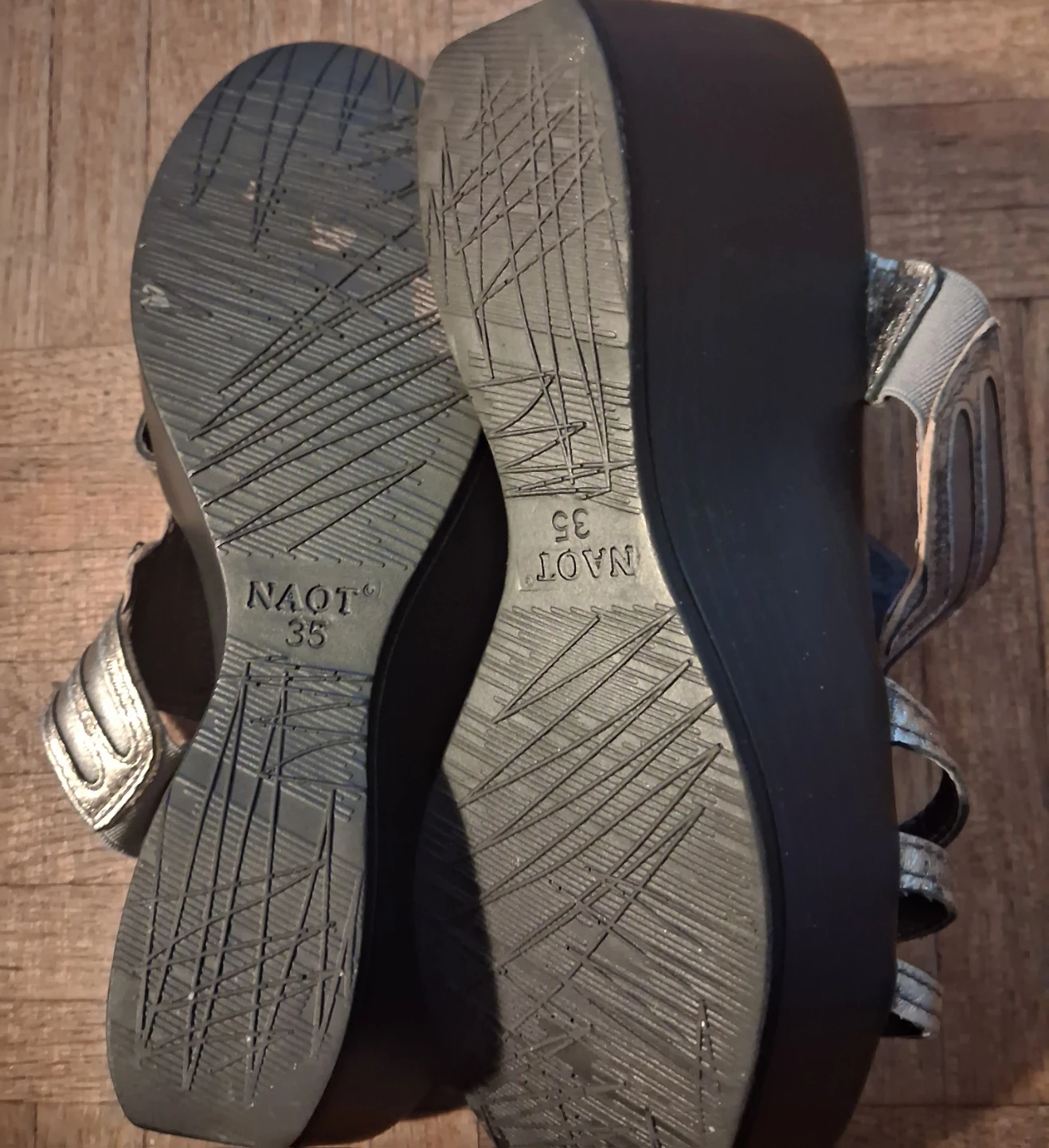Naot Wedge Sandals Silver Size 35 - photo 2