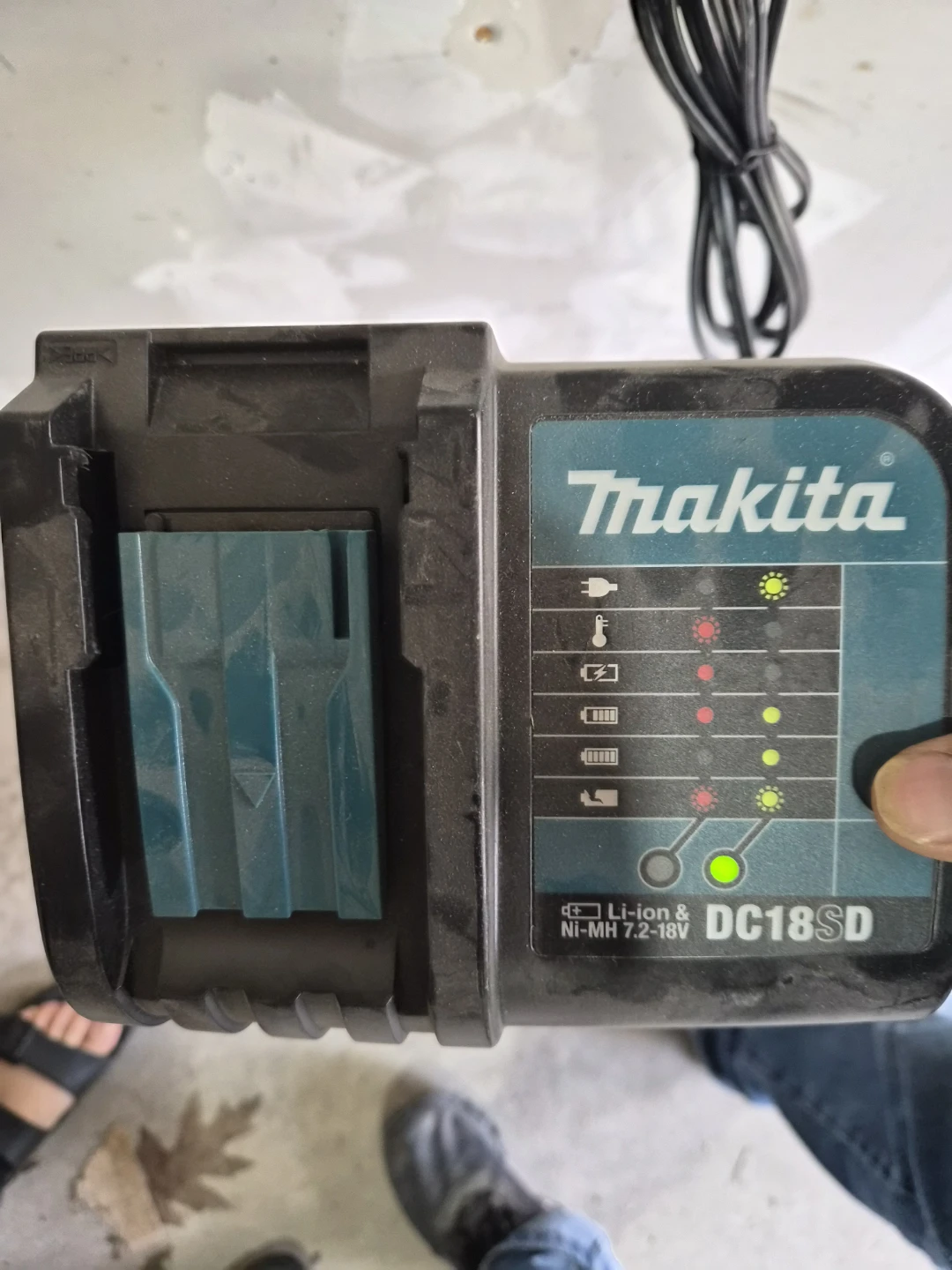 3 Makita Battery Chargers