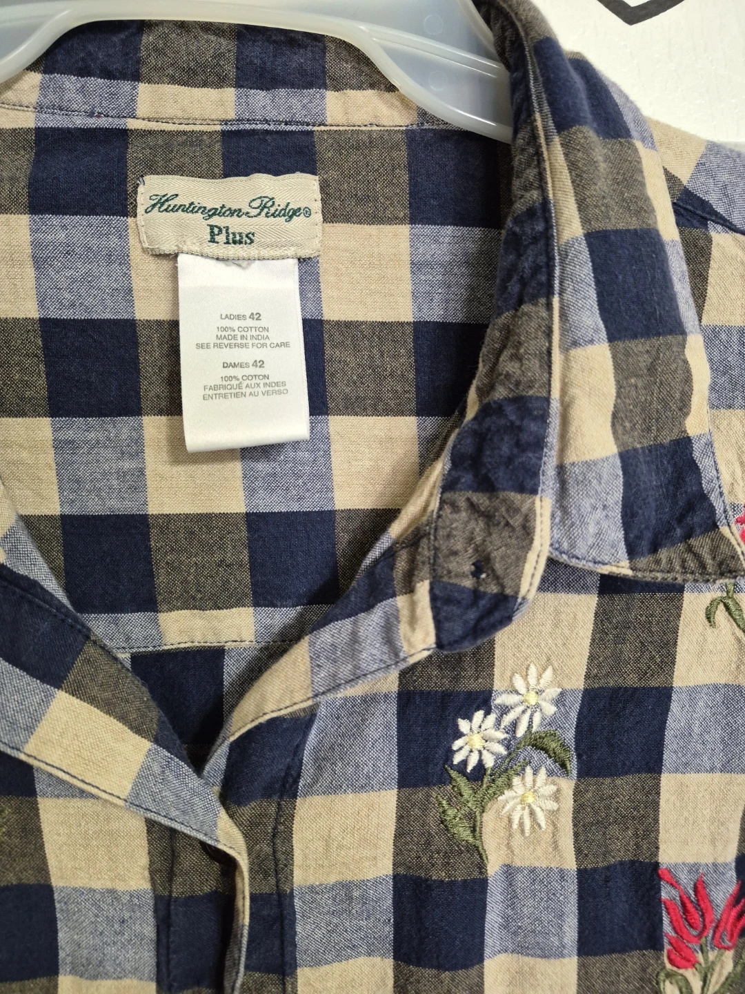 Ladies Size 42/ 4X/5X Button Up 200% Cotton Top... - photo 3