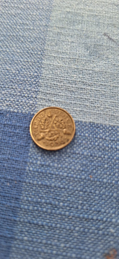 1936 British Three Pence Coin - photo 2