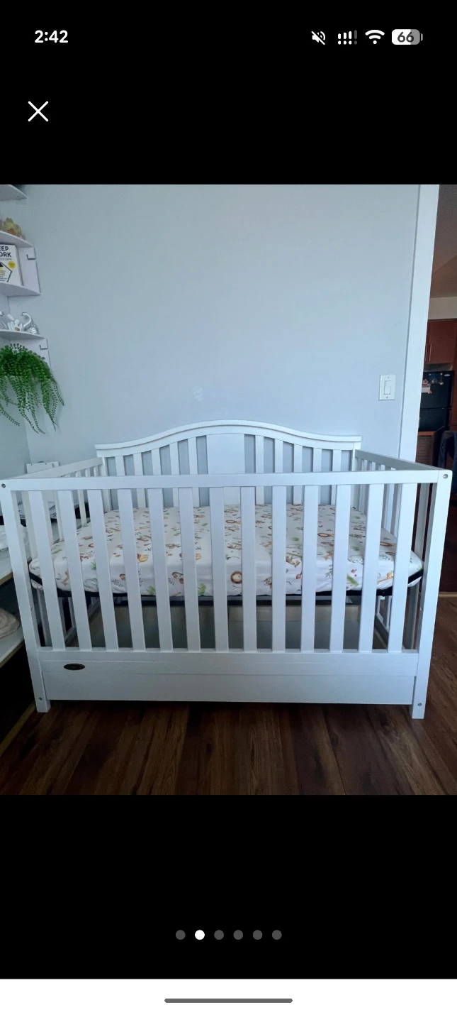 Graco white convertible crib with storage drawer - photo 2