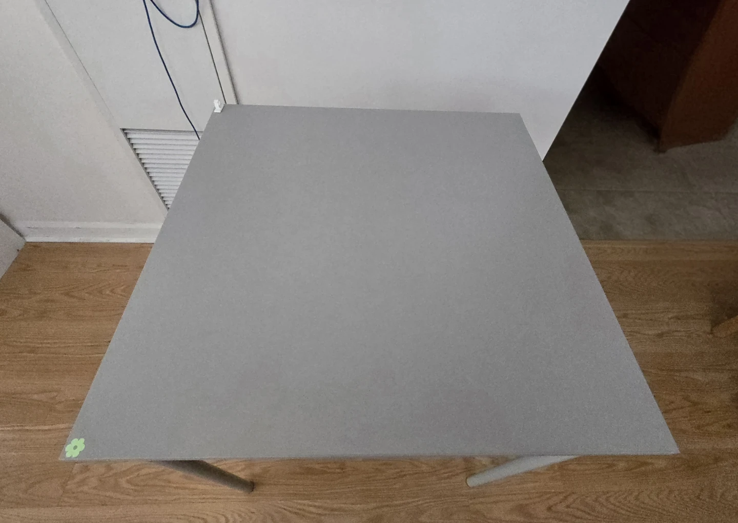 IKEA table 26 x 26 x 29" - photo 2