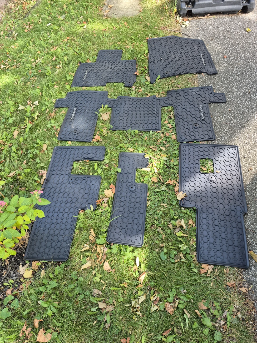 OEM Kia Carnival Hybrid 8 seat All-Weather Floor Mats