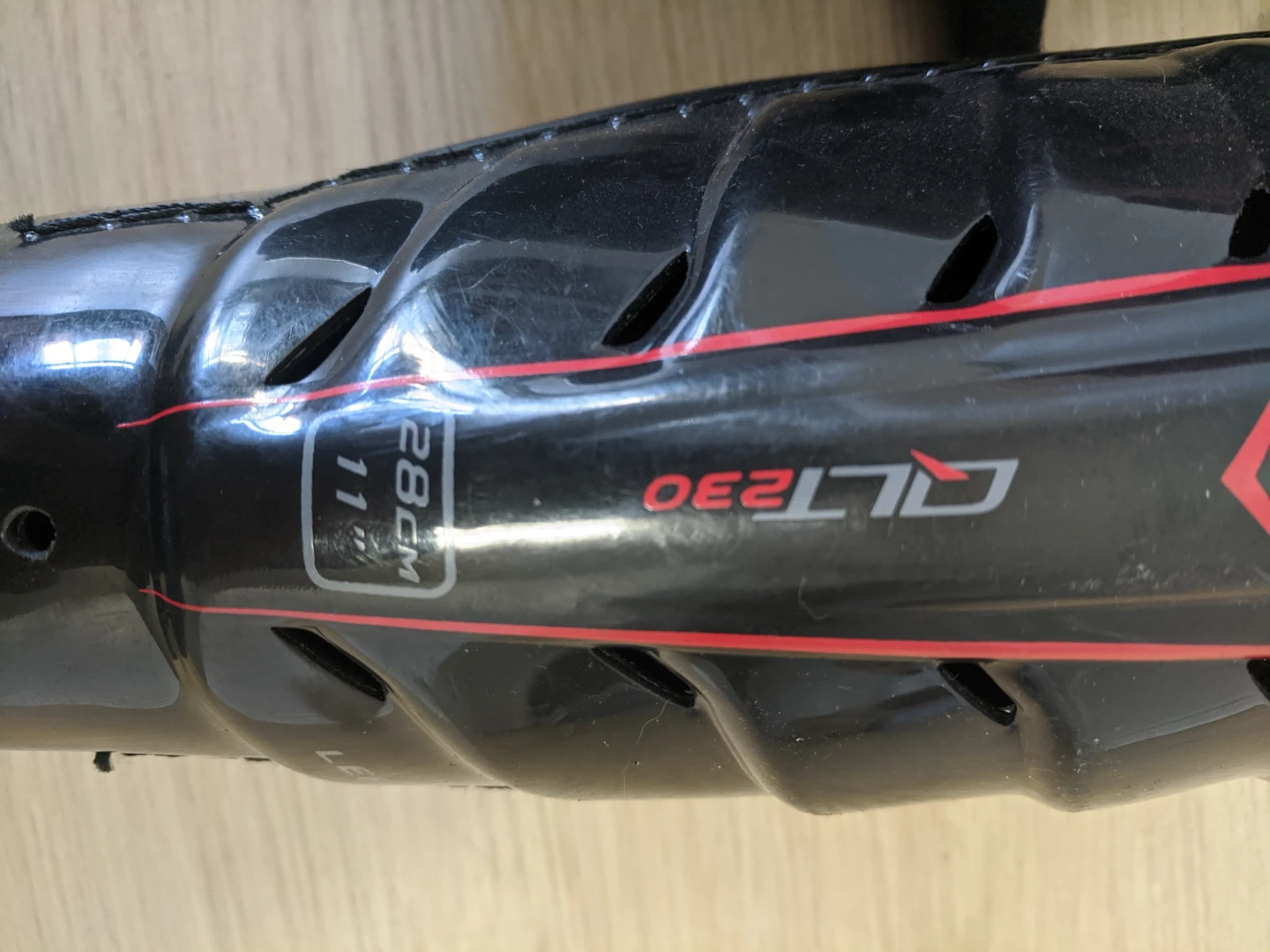 CCM QLT 230 Shin Guards Junior - photo 3
