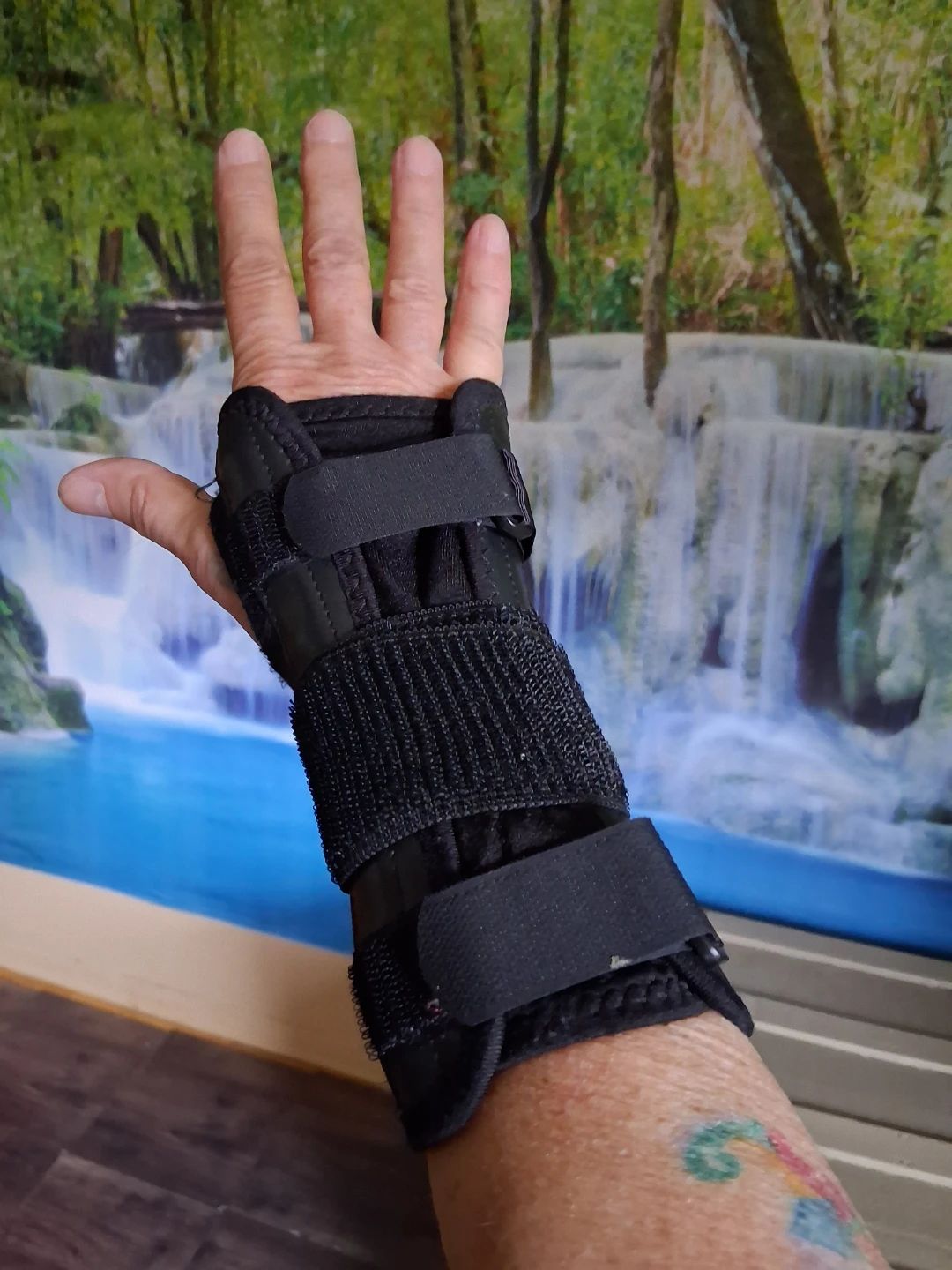 Adjustable carpal tunnel Wrist Support Brace - photo 3
