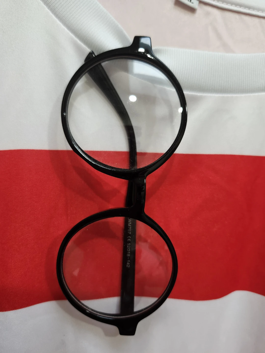 Waldo Costume Shirt and Glasses Set - photo 3