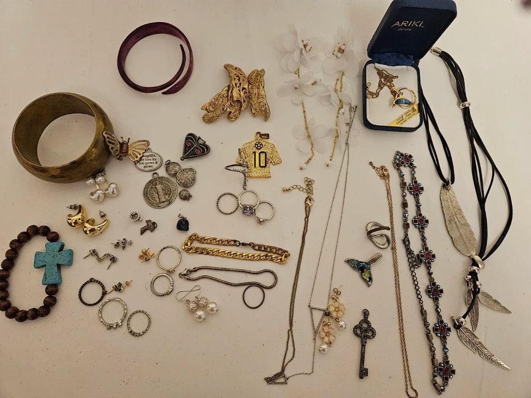 Customer jewelry lot
