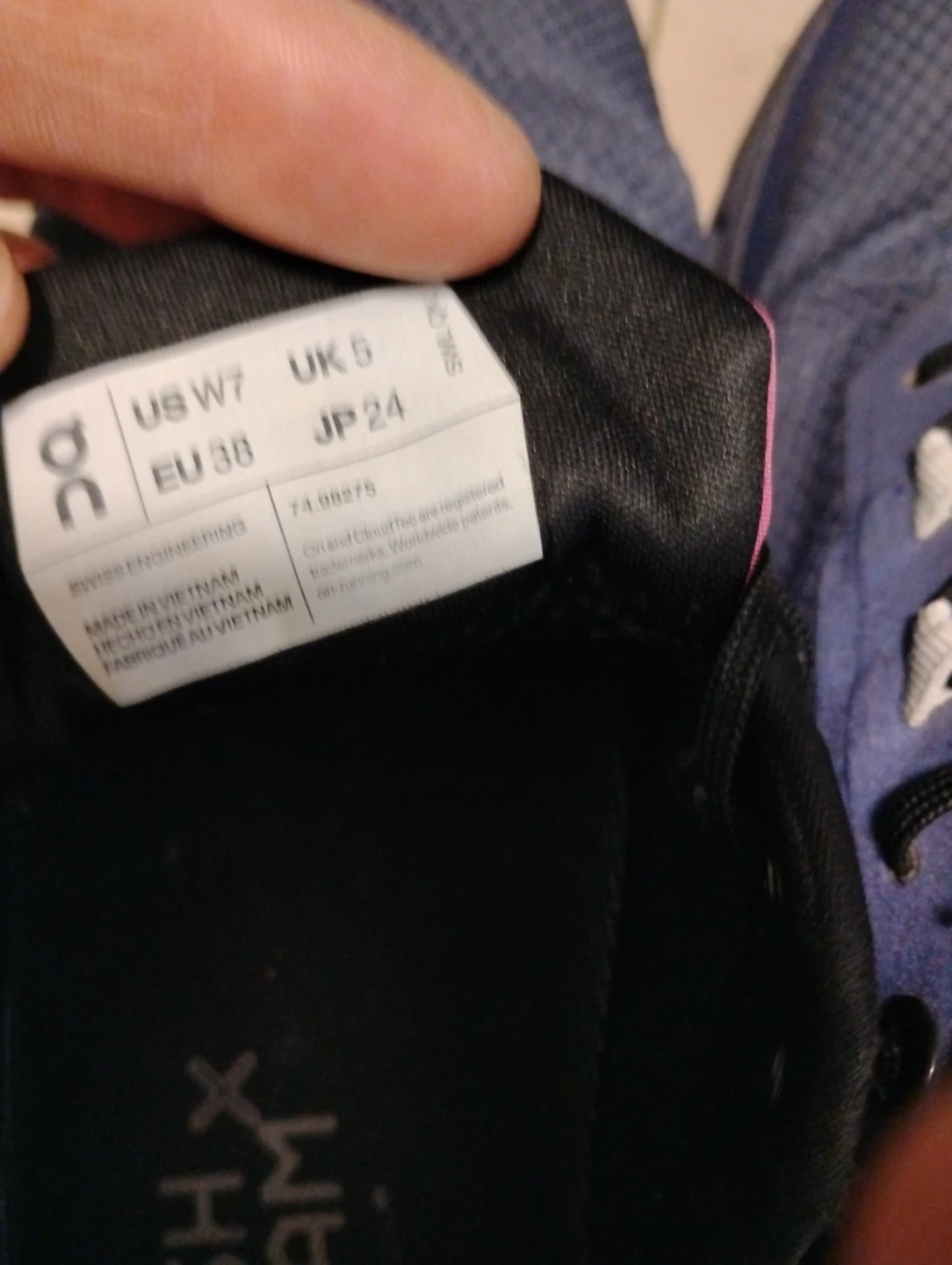 On Running Waterproof Shoes Women's Size 7 - photo 3