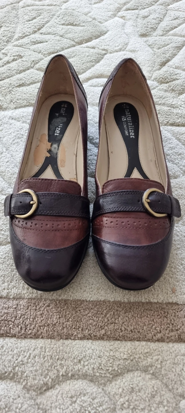 Naturalizer brown leather loafers