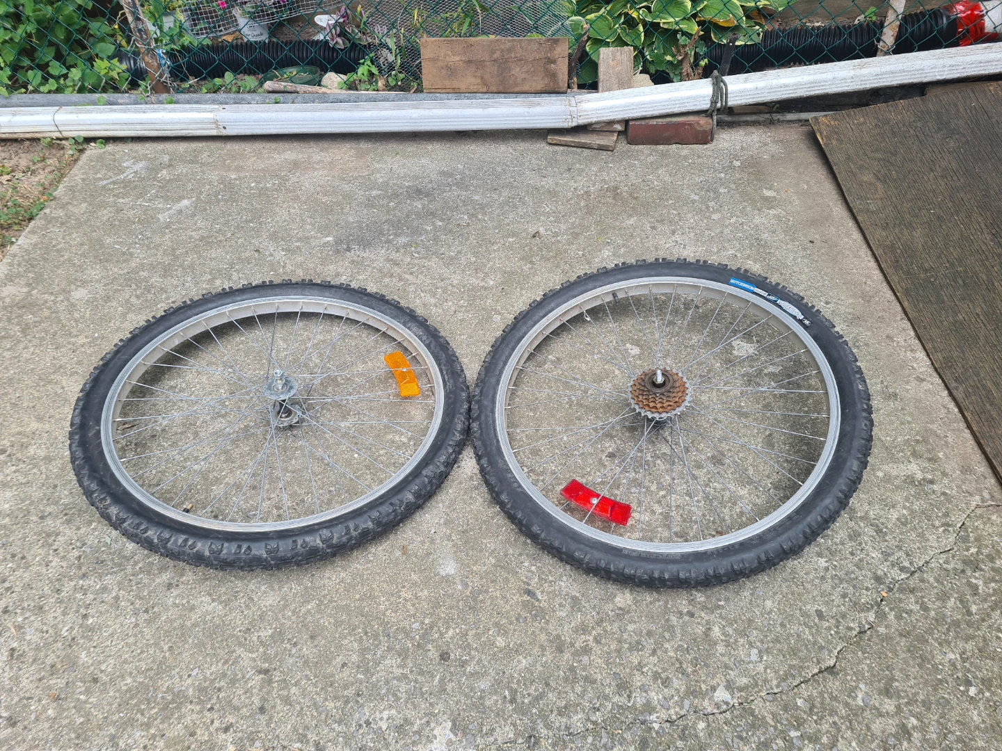 Hutchinson Spider 26 inch Bicycle Wheels