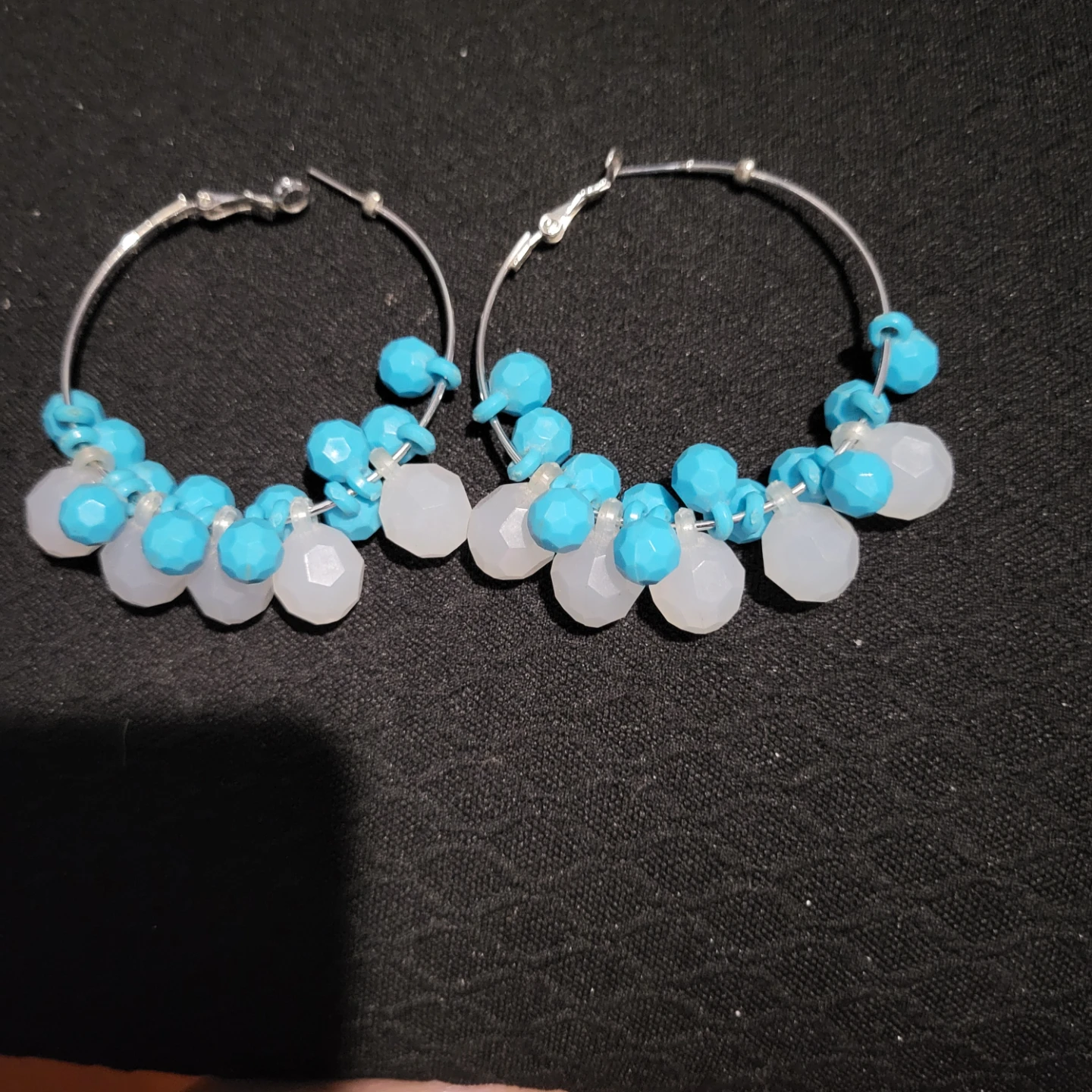Turquoise and White Beaded Hoop Earrings - photo 2