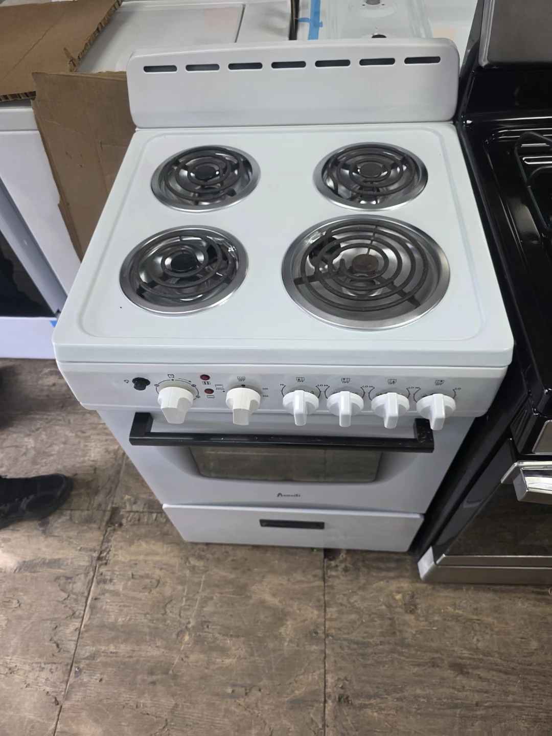 Avanti Electric Range White - photo 3
