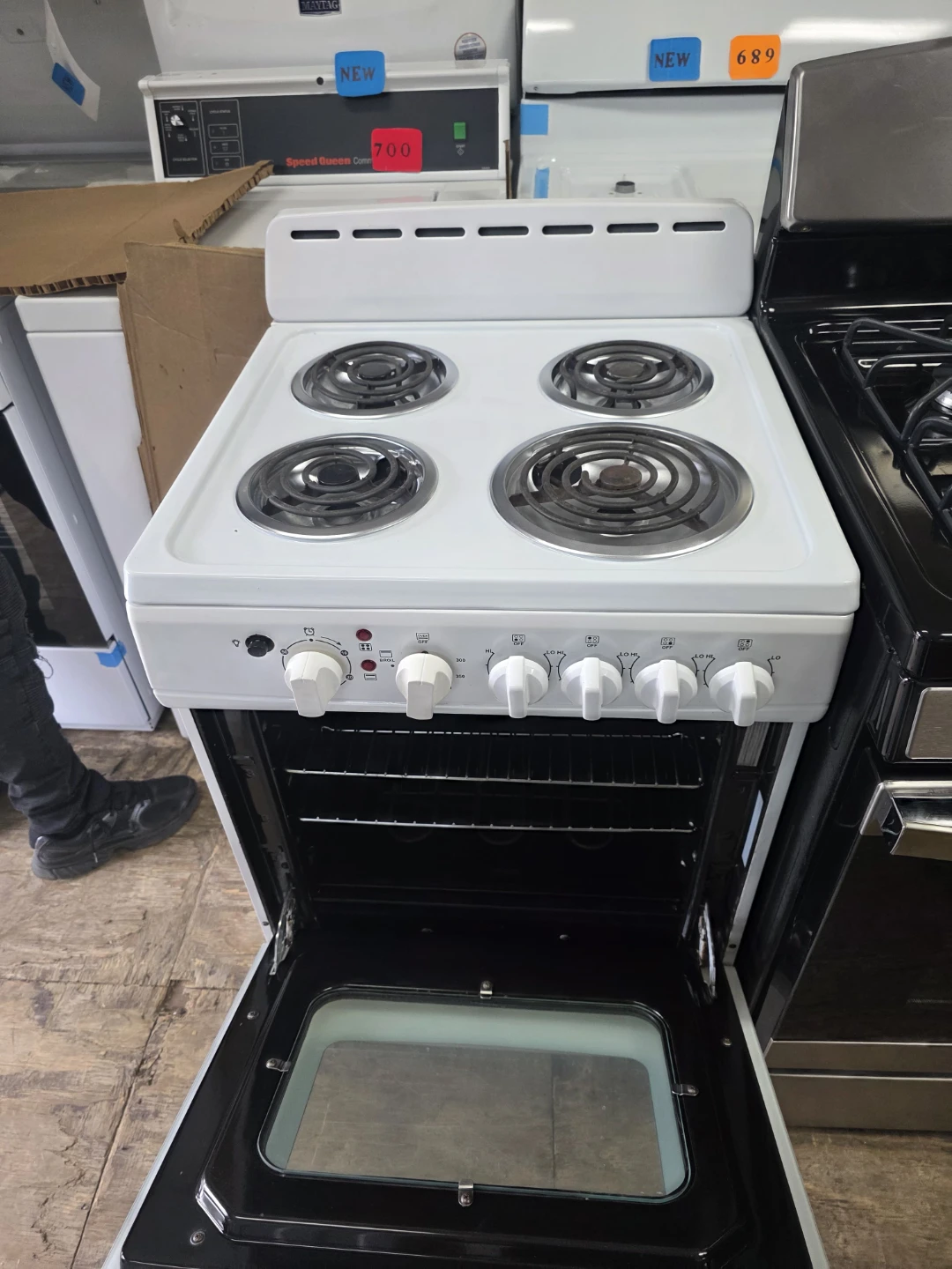 Avanti Electric Range White - photo 4