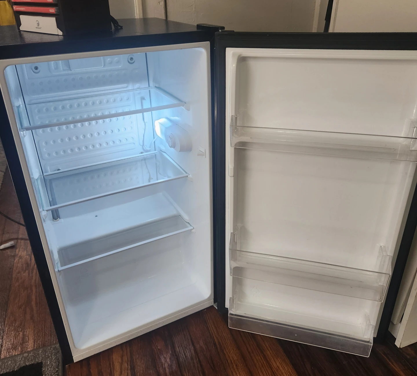 Mini Fridge - photo 2