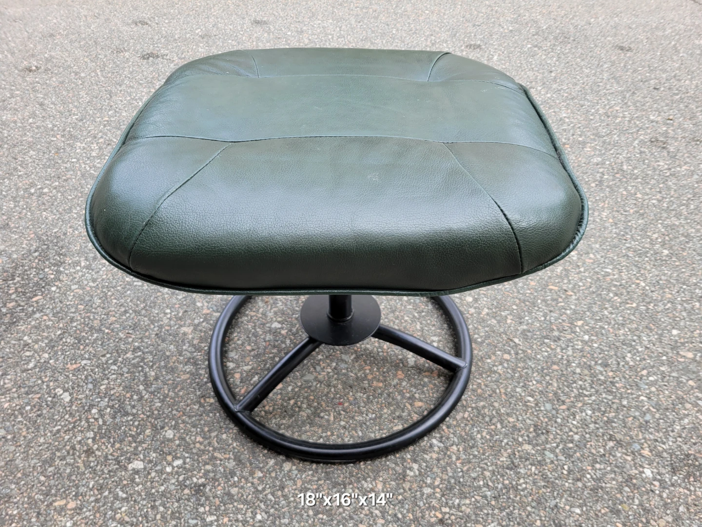 Very Nice Vintage Green Leather Ottoman / Footstool. - photo 3