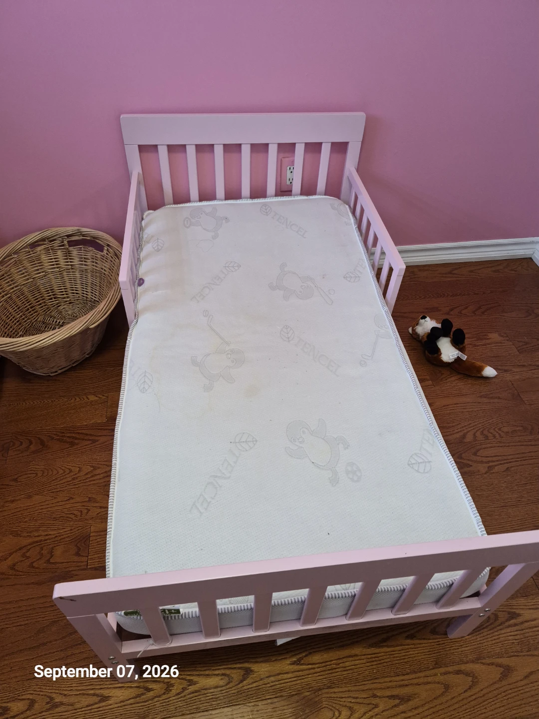 Pink Toddler Bed with Mattress - photo 3