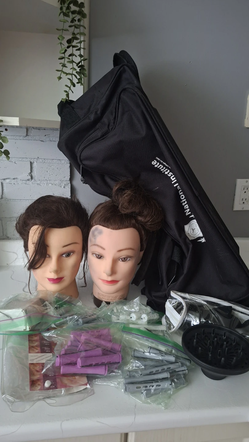 Hairdressing Mannequin Heads and Curling Set