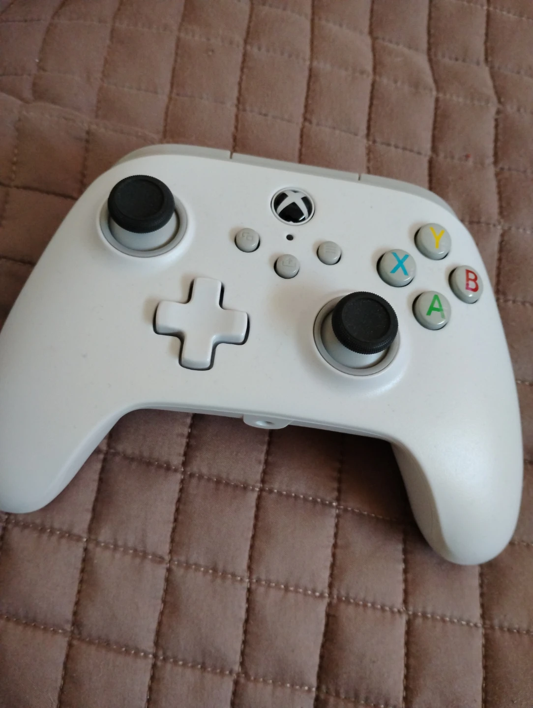 White Xbox Wireless Controller