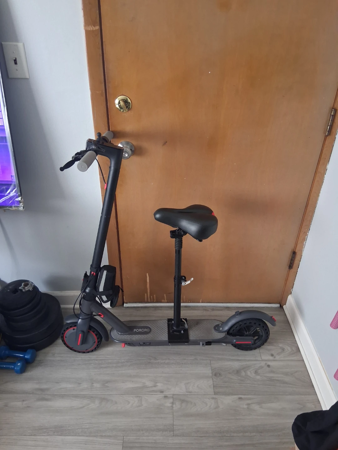E scooter Pororo w seat + Rozor scooter 4 the Low