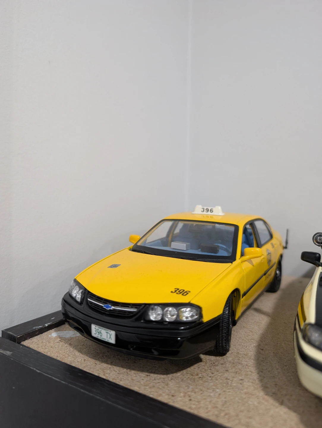Maisto 1.18 Chevy Impala taxi cab