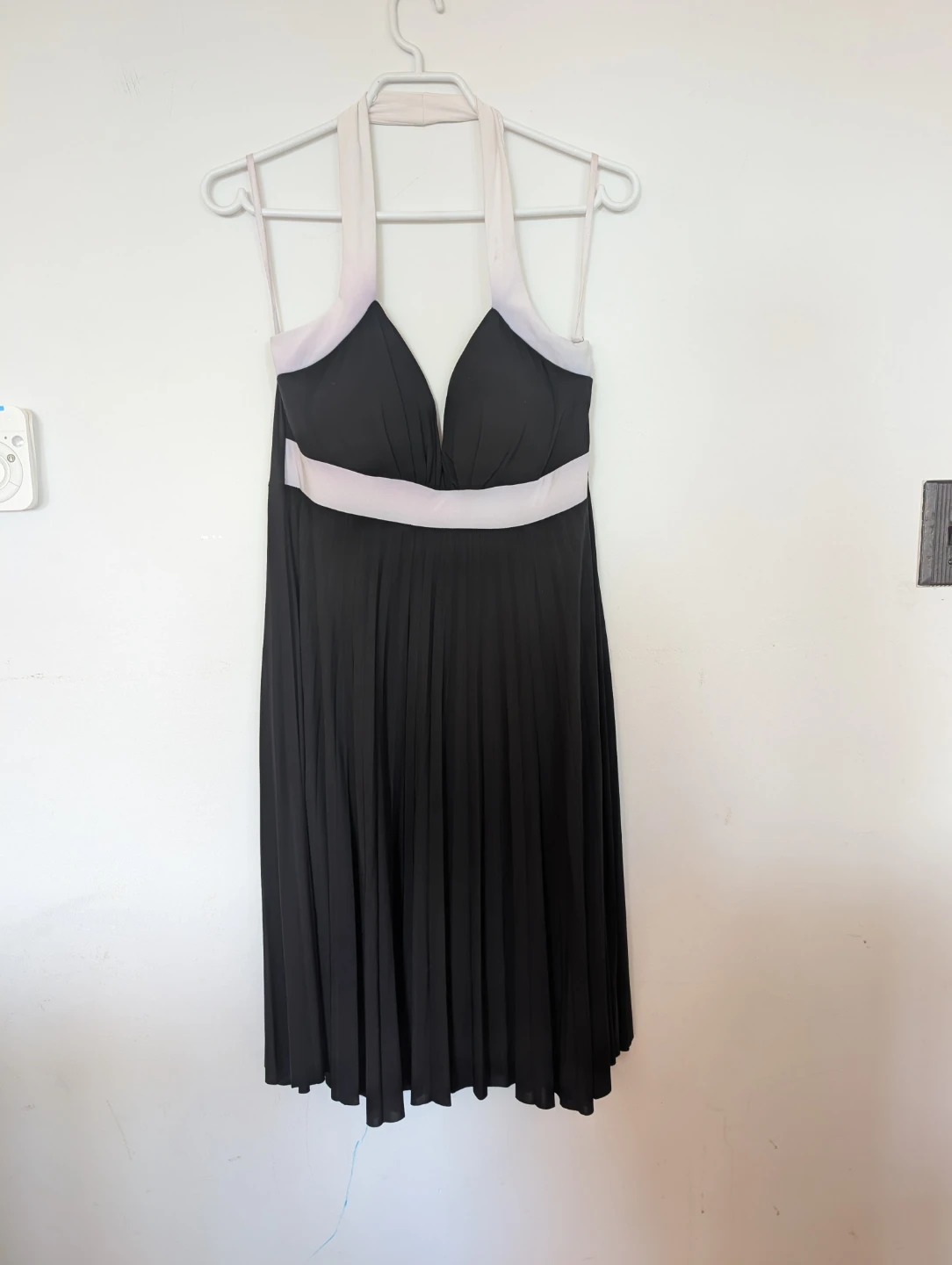 Lot of 3 Pleated Cocktail Dresses - photo 2