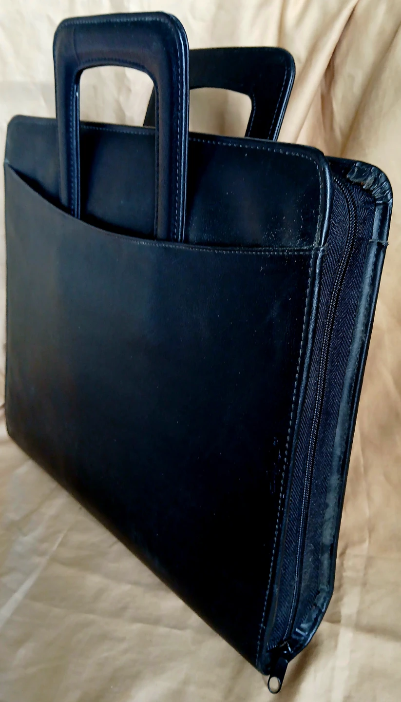 Black Leatherette Document & Laptop Portfolio - photo 2