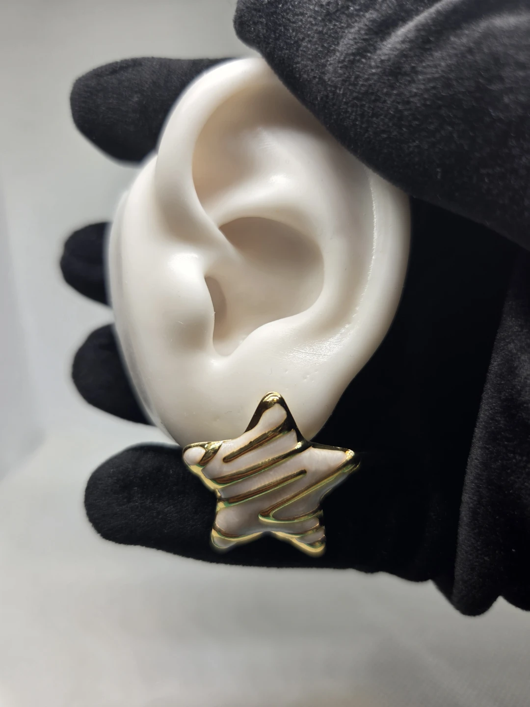 Creamy Star Stud Earrings abstract design