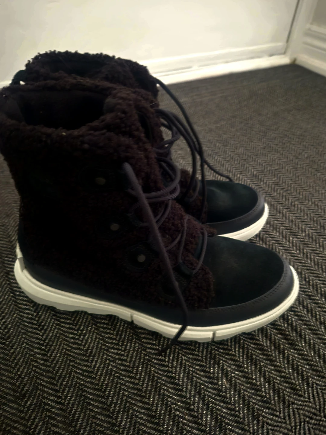 Brand New Womens Sorel  boots