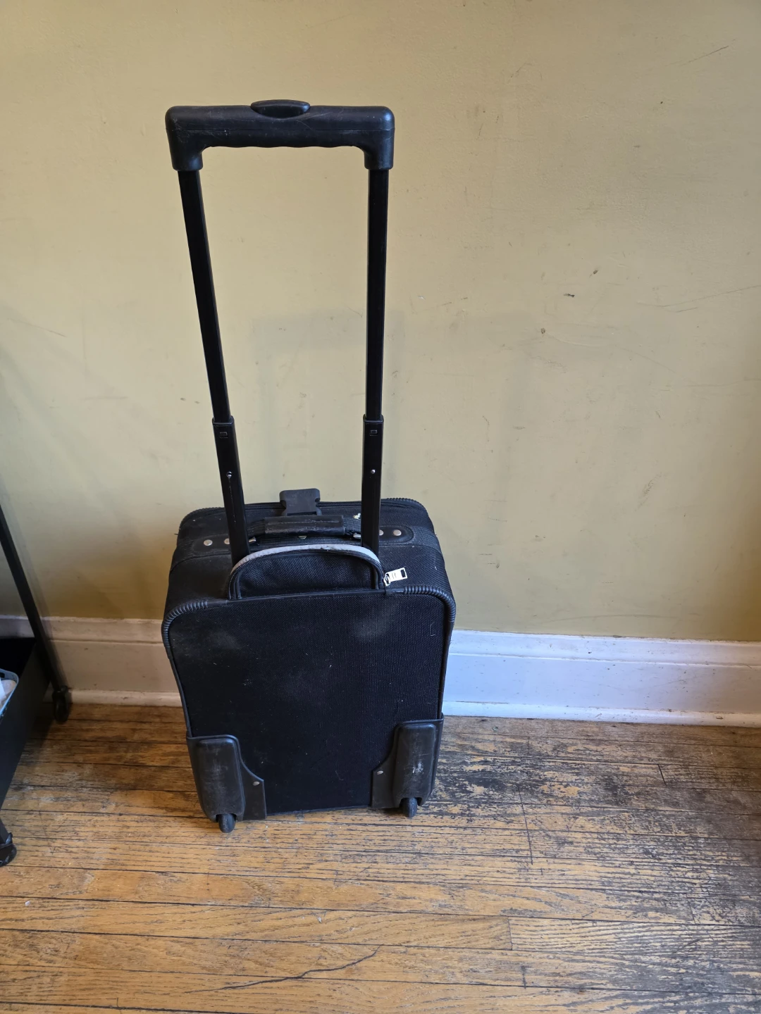American Tourister Carry-On Luggage - photo 4