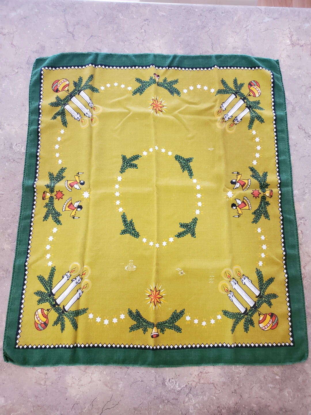 Vintage Christmas Table Topper 🏈