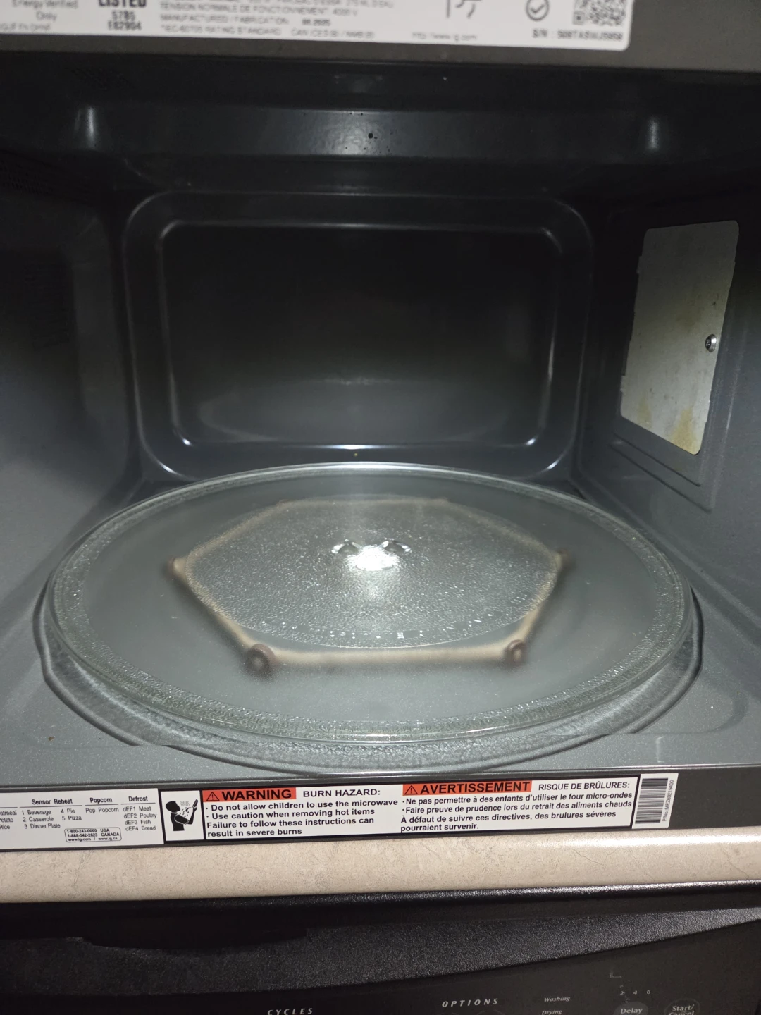 LG Countertop Microwave - Black - photo 3