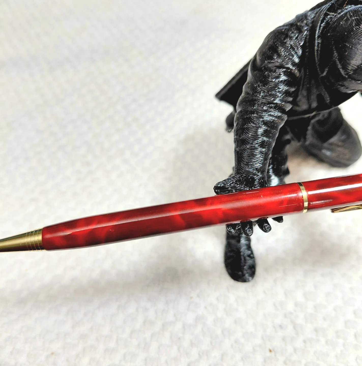 Va Laire Vintage Red Marbled Ballpoint Pen with Ninja Holder - photo 2