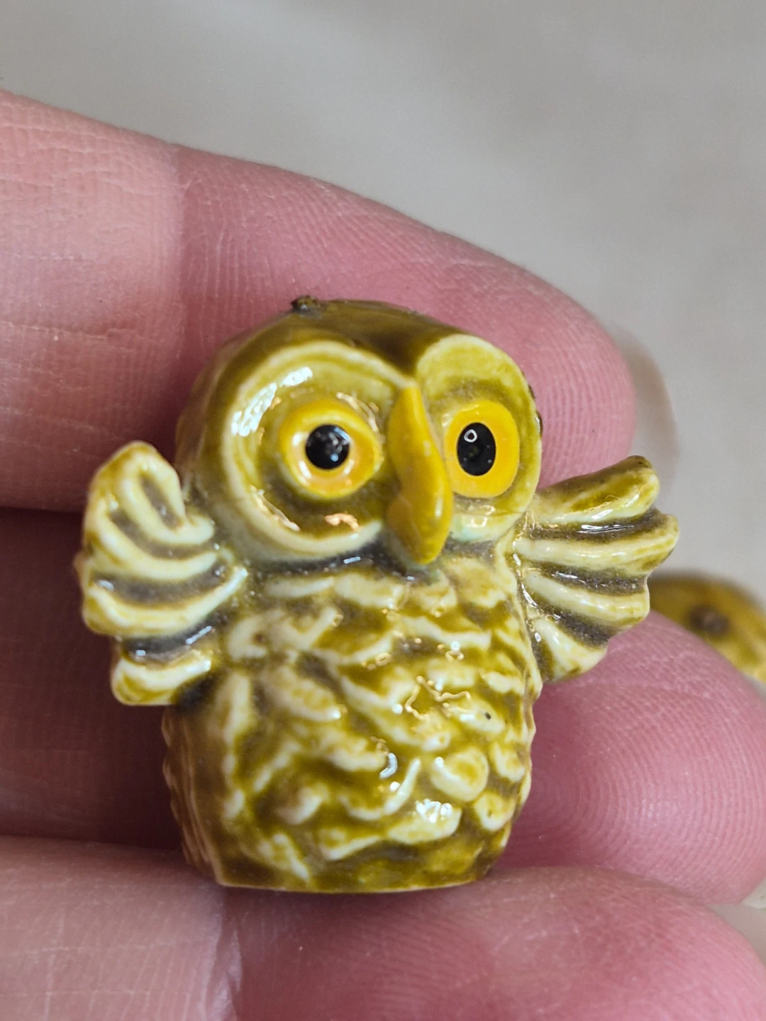 Set of 5 Vintage Tiny 1" Solid Hard Plastic Resin Owls - photo 3