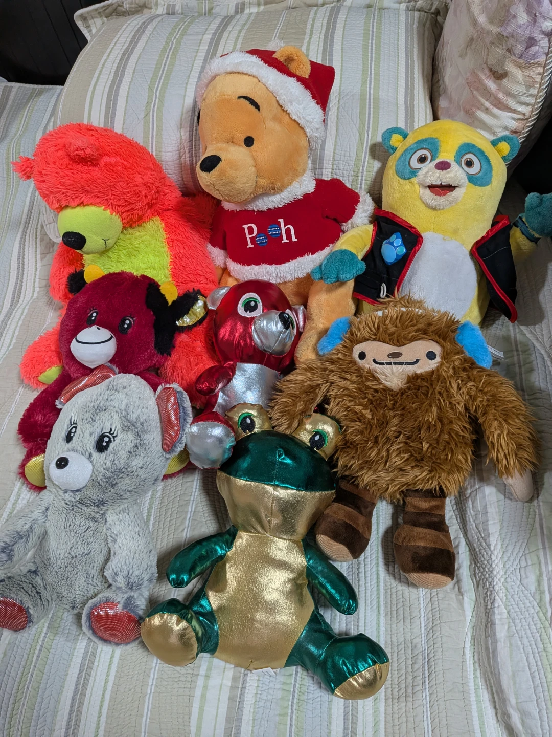 Toy Stuffie Lot (Disney, Quatchi) - photo 2