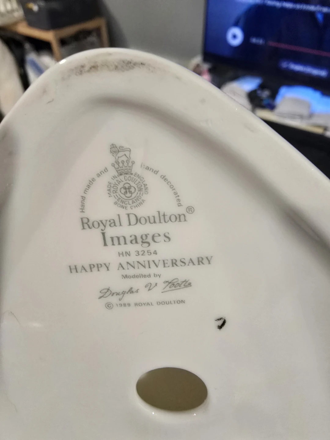 ROYAL DOULTON FIGURINE - photo 2