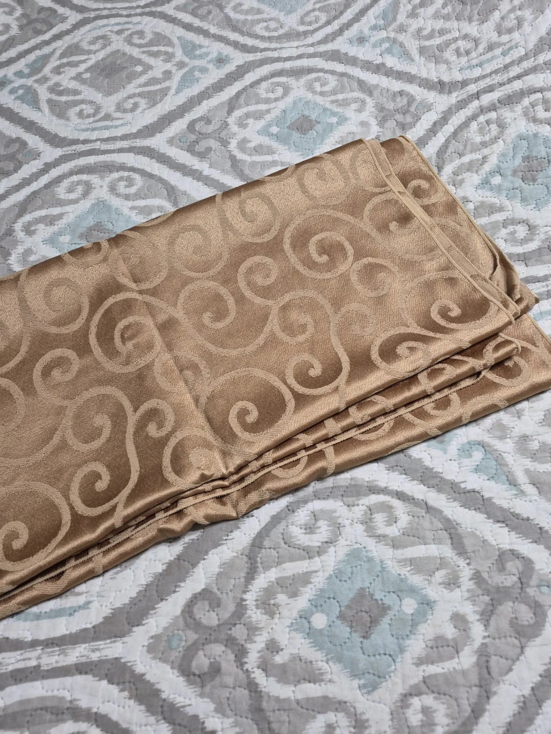 Gold Christmas Holiday 57" x 100" Tablecloth Table