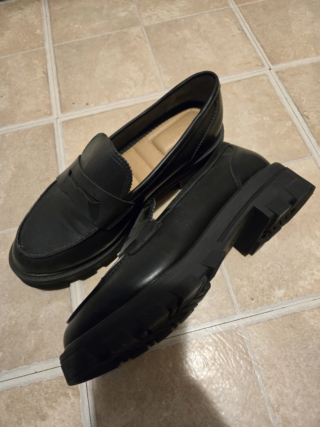 Crown Vintage Black Loafers - photo 2