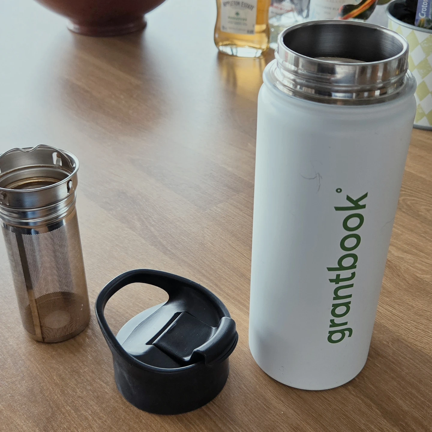 Grosche insulated tea infuser bottle