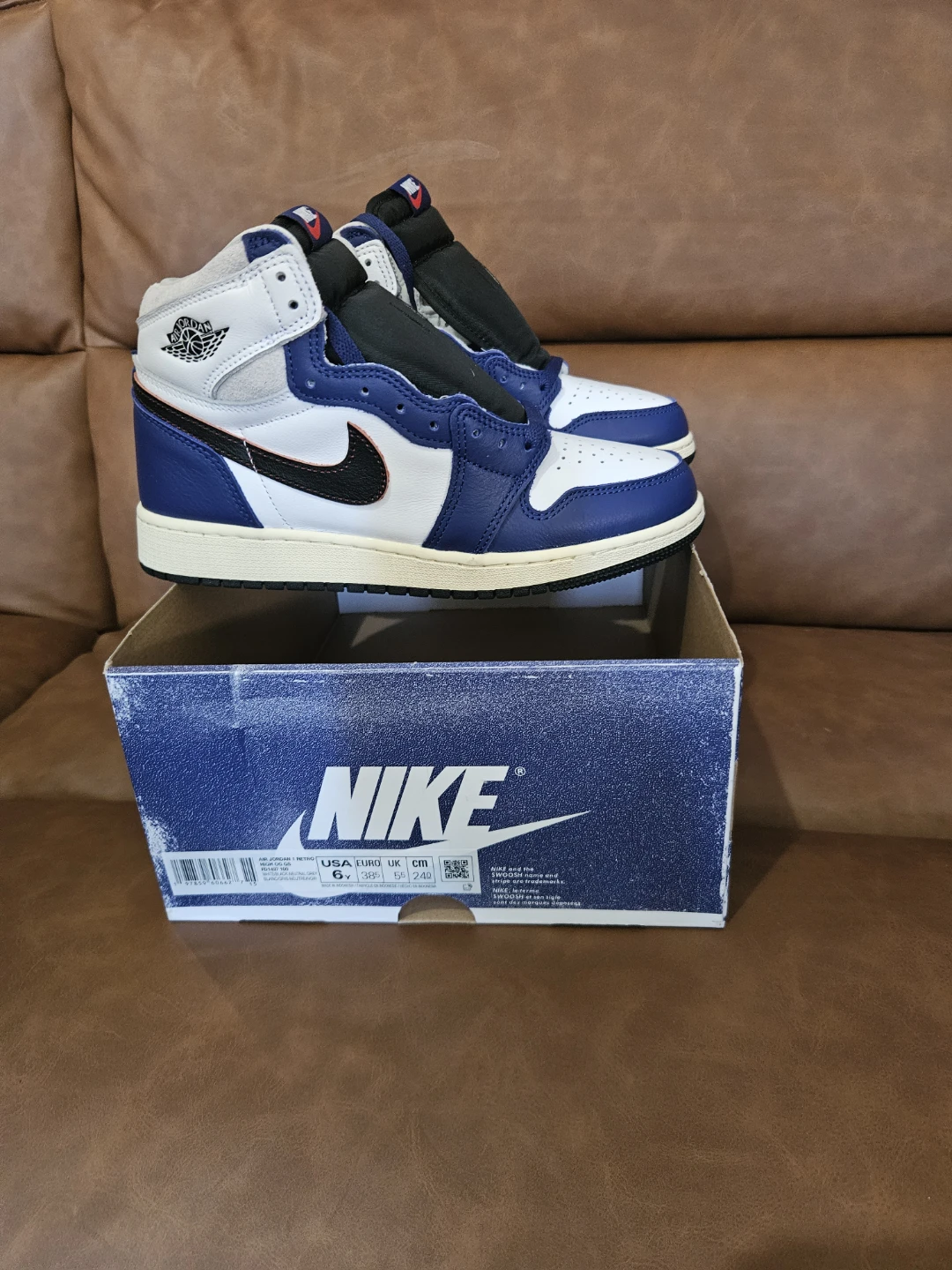 Nike Air Jordan 1 Retro High OG GS Size 6Y - photo 4